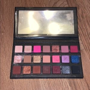 Sipping pretty palette by Kylie